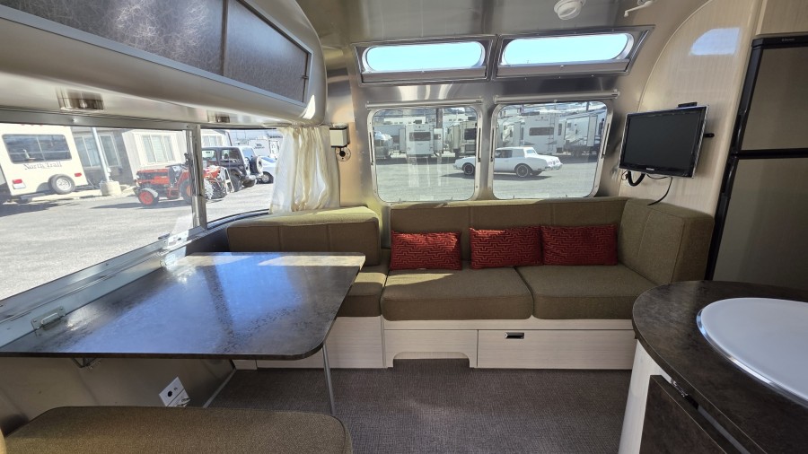 2011 Thor Airstream SERENITY 25FB 5