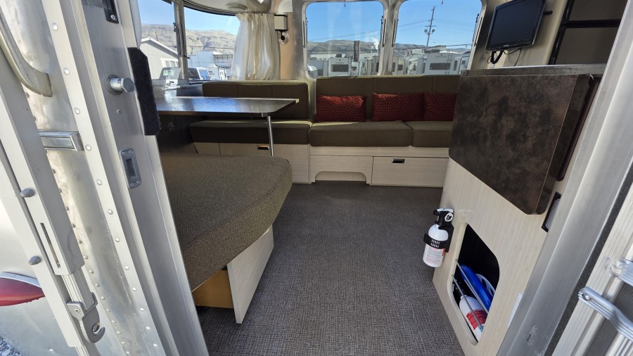 2011 Thor Airstream SERENITY 25FB 4