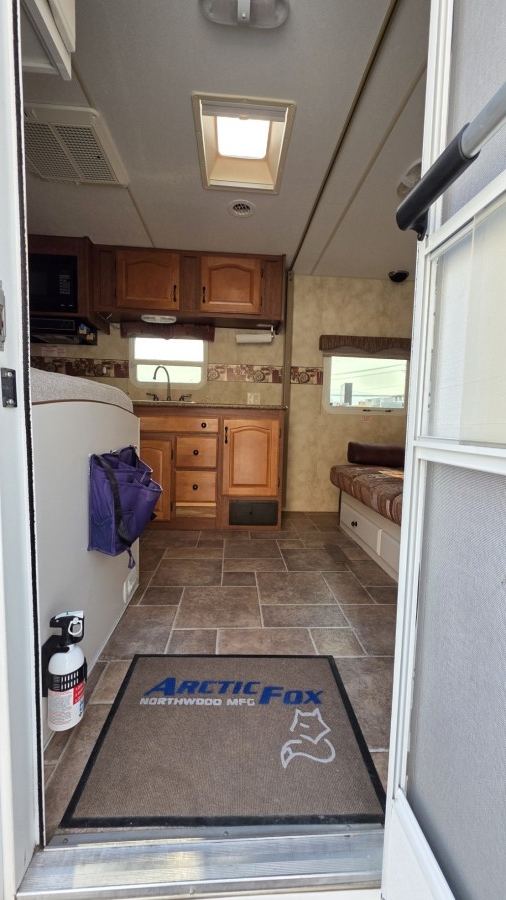 2012 Arctic Fox NORTHWOOD 8