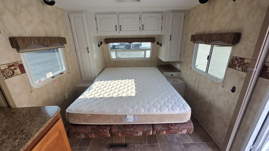 2012 Arctic Fox NORTHWOOD 11