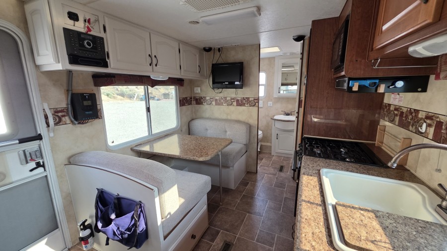 2012 Arctic Fox NORTHWOOD 12