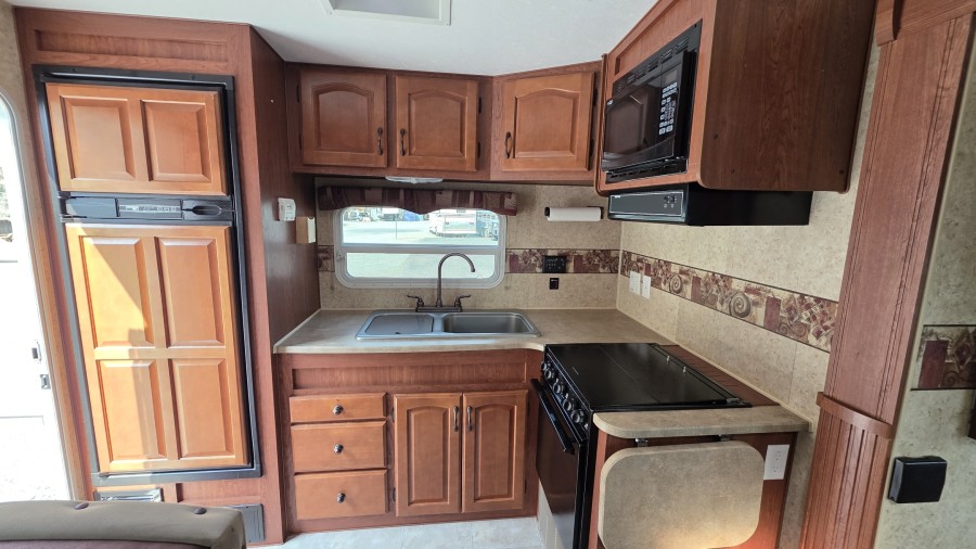 2011 Arctic Fox NORTHWOOD 245N 5
