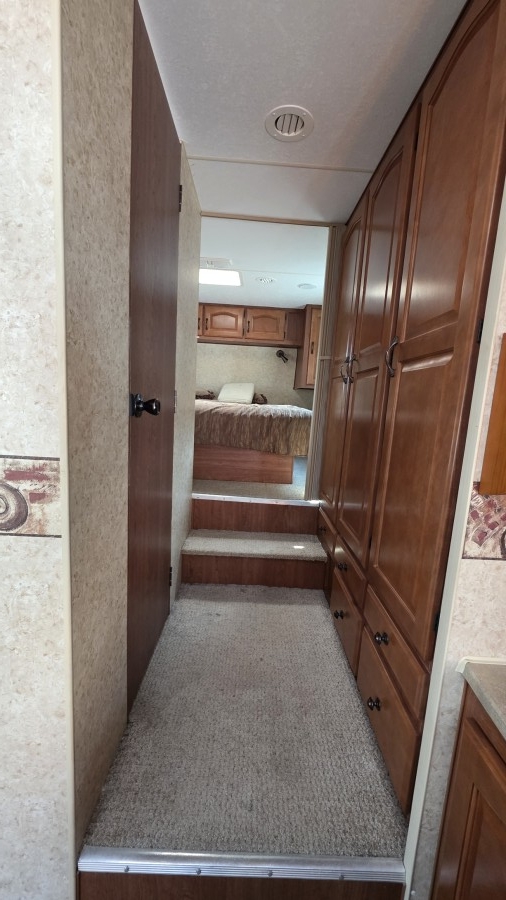 2011 Arctic Fox NORTHWOOD 245N 9