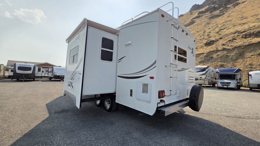 2011 Arctic Fox NORTHWOOD 245N 3