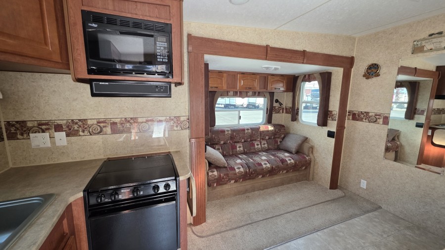 2011 Arctic Fox NORTHWOOD 245N 6