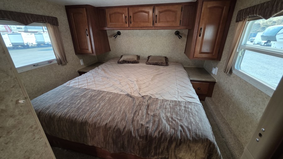 2011 Arctic Fox NORTHWOOD 245N 10