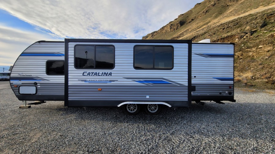 Used 2020 Coachmen RV Catalina 263BHSCK Travel Trailer For Sale