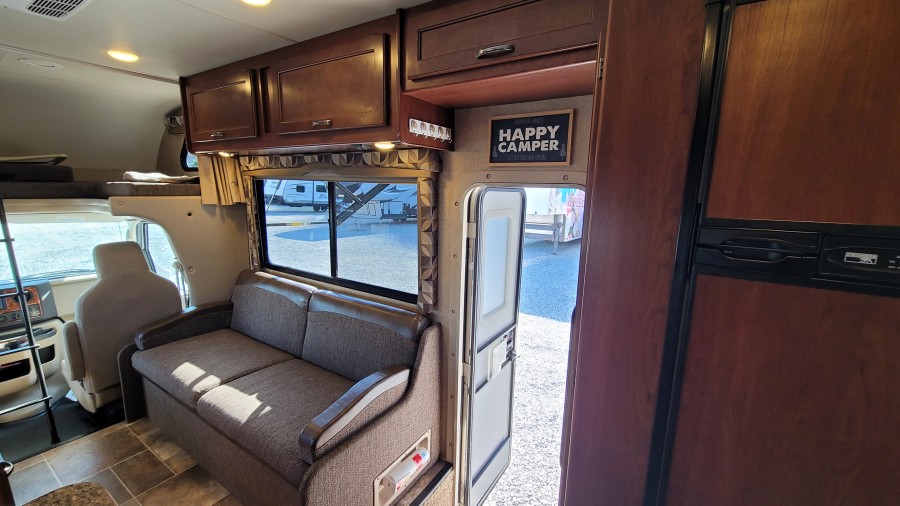 2016 Thor Chateau 26B 9