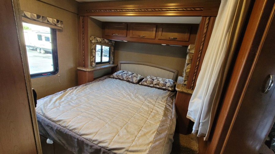 2016 Thor Chateau 26B 12