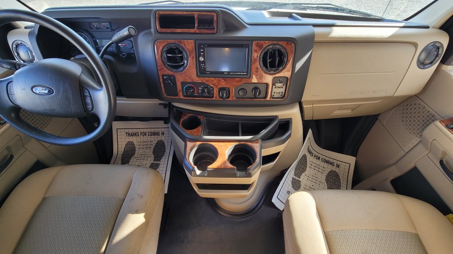 2016 Thor Chateau 26B 15