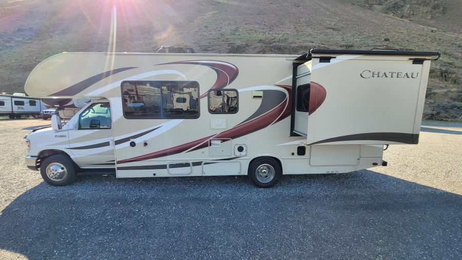 2016 Thor Chateau 26B 3