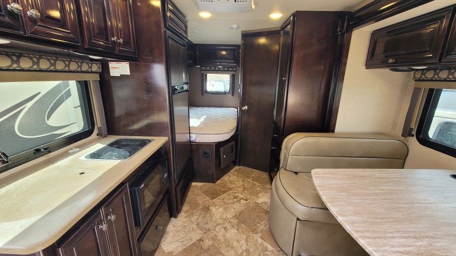 2016 Thor Motor Coach Citation 24SA 7