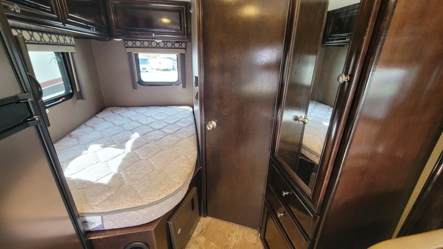 2016 Thor Motor Coach Citation 24SA 9