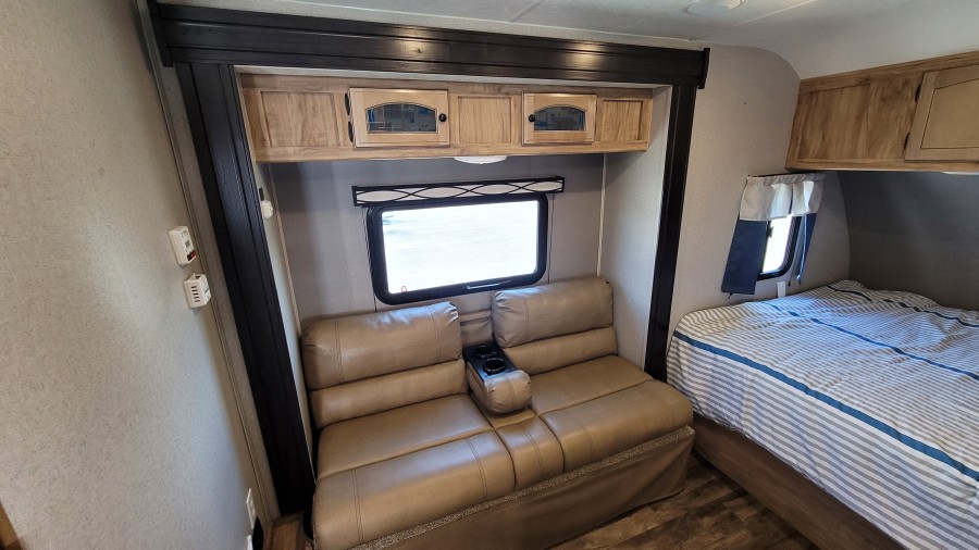 2018 Forest River RV Coachmen RV FREEDOM EXPRESS 19FBS 9