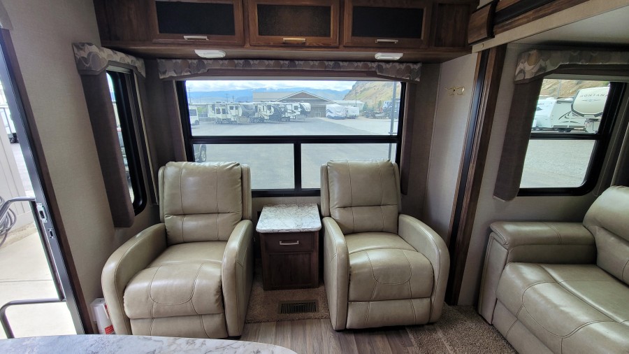 2017 Keystone RV Cougar 268RLSWE 6