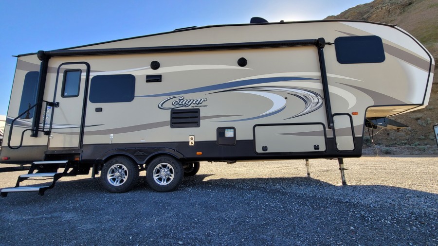 2017 Keystone RV Cougar 268RLSWE 3