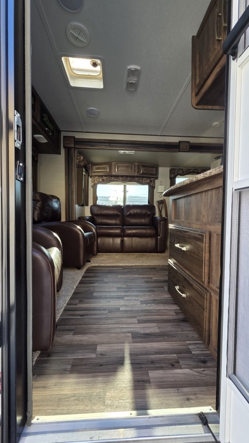2015 Keystone RV Cougar 28RLSWE 5