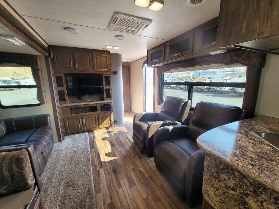 2015 Keystone RV Cougar 29RKSWE 9