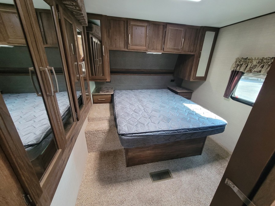 2015 Keystone RV Cougar 29RKSWE 12