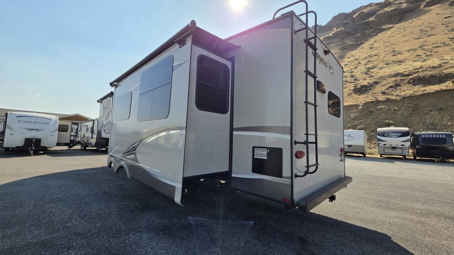 2018 Jayco Eagle 30.5MOLK 2