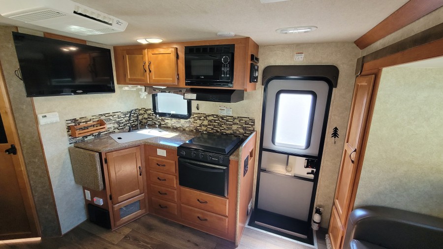 2015 Adventurer Eagle Cap 1160 8