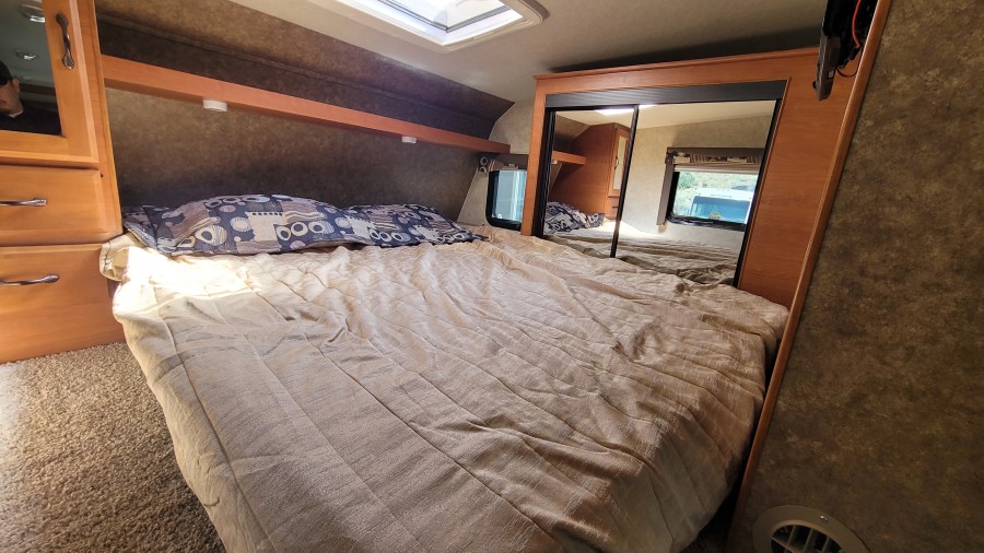 2015 Adventurer Eagle Cap 1160 10