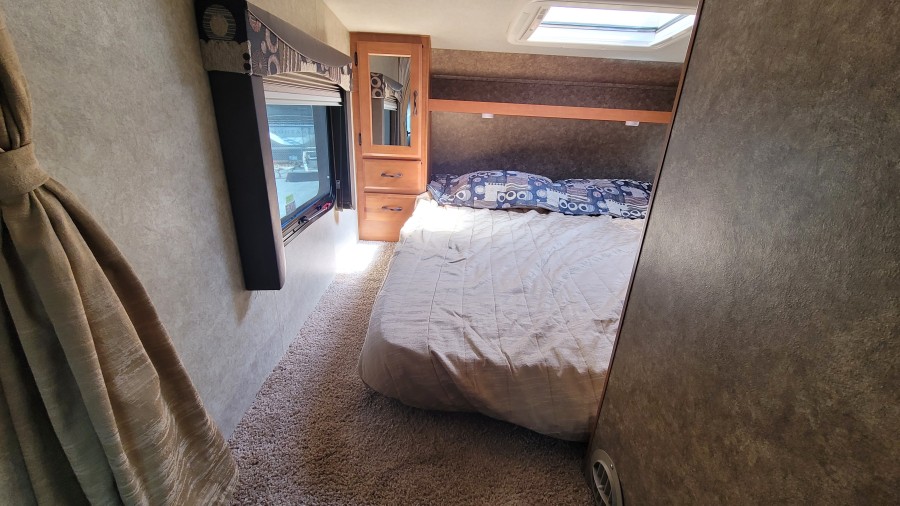 2015 Adventurer Eagle Cap 1160 11