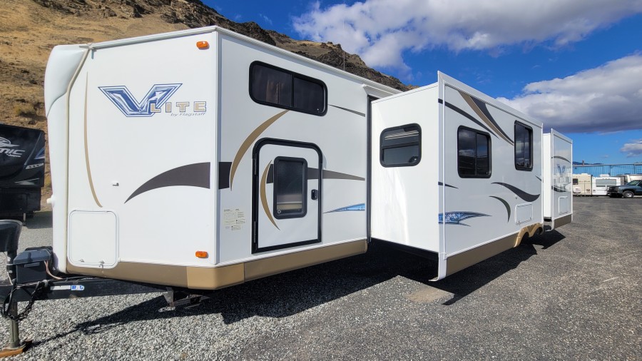 2013 Forest River RV Flagstaff 30WTBS 1