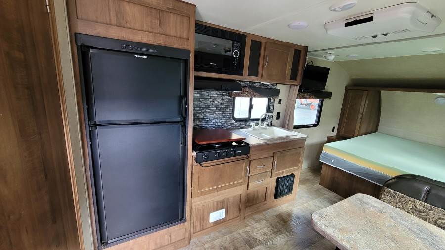 2018 Gulf Stream AMERI LITE 218MB 5