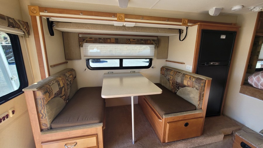 2009 Lance 971 9