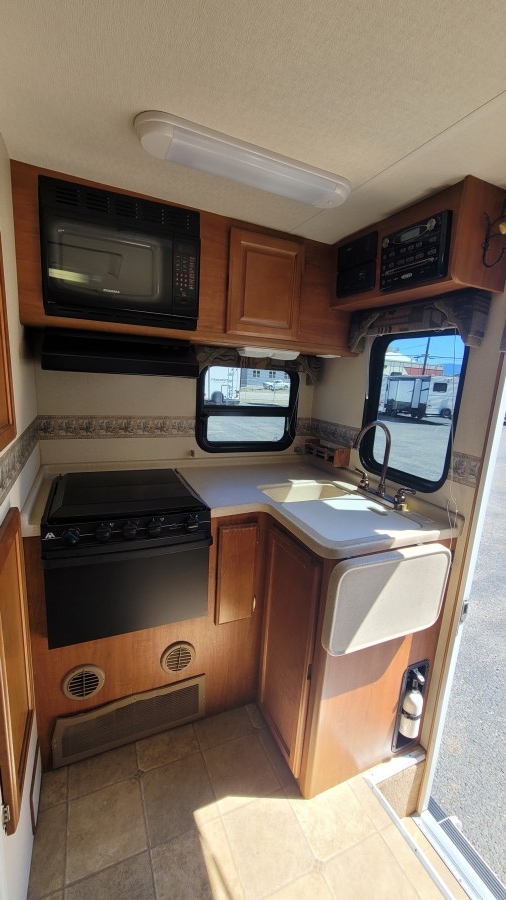 2009 Lance 971 7