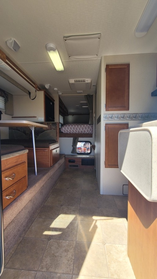 2009 Lance 971 5