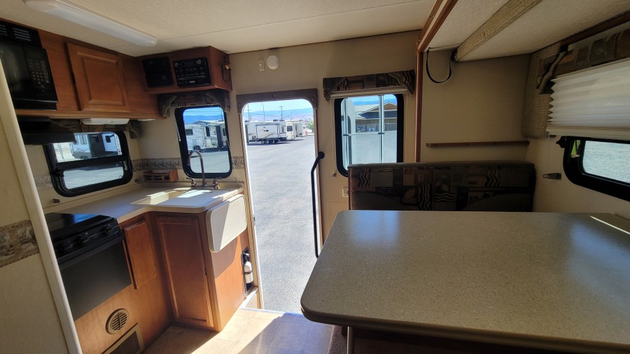 2009 Lance 971 6