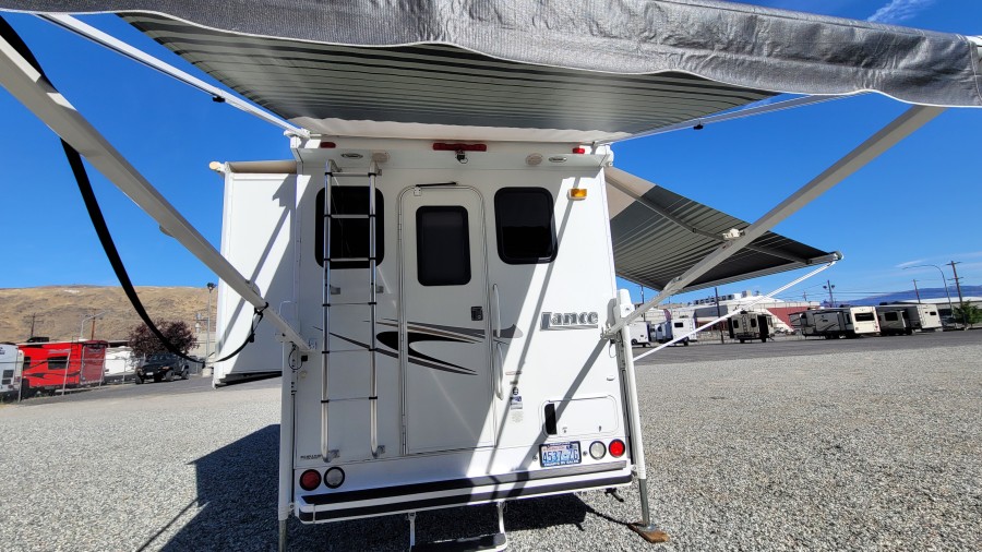 2009 Lance 971 2