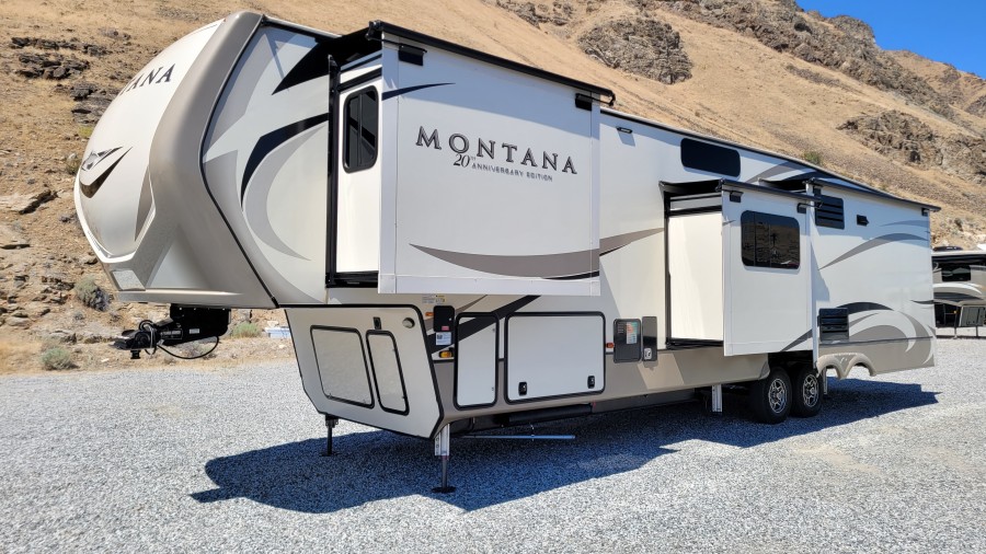 2019 Keystone RV Montana 3854BR 1