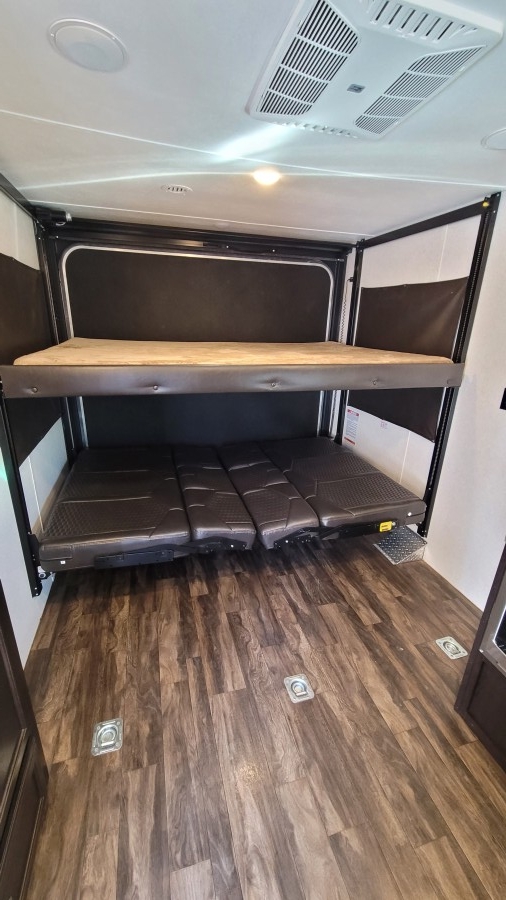 2017 Jayco Octane 273 11