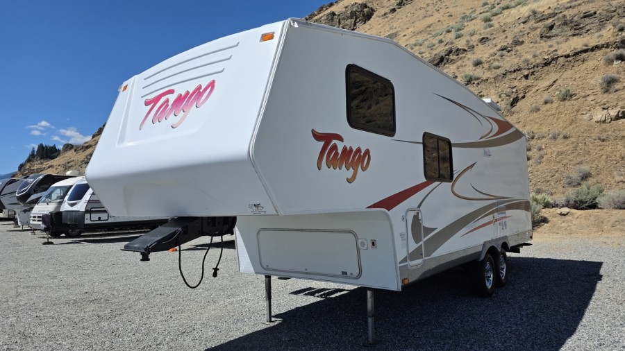 2008 Pacific Coachworks 2590BH 0