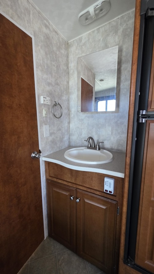 2008 Pacific Coachworks 2590BH 11