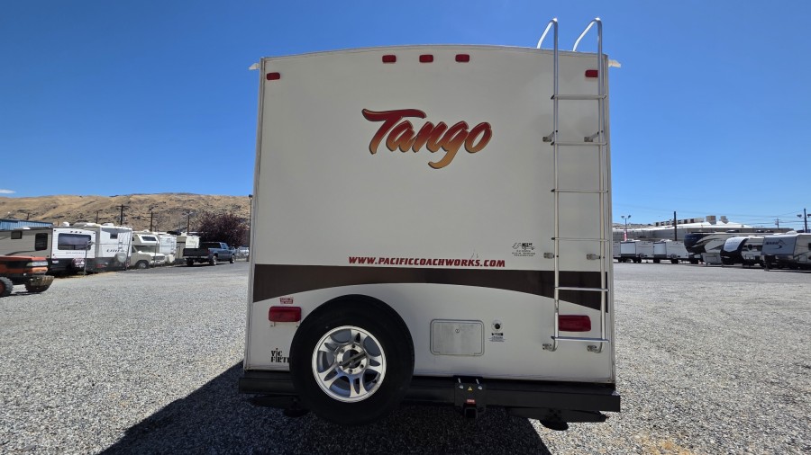 2008 Pacific Coachworks 2590BH 2