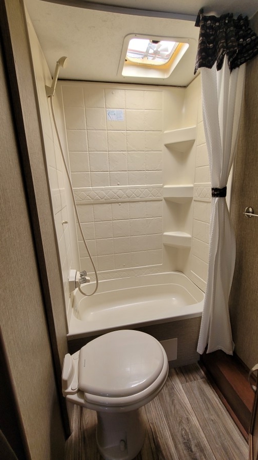 2018 Keystone RV Passport 239MLWE 9