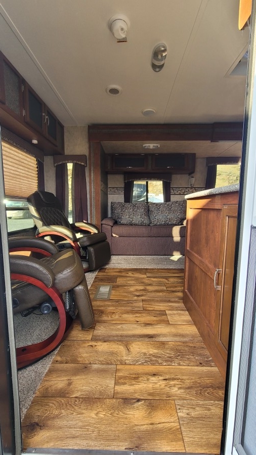 2015 Keystone RV Passport 2890RL 4