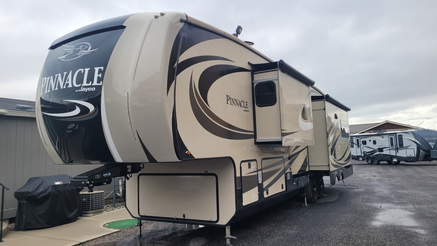 2018 Jayco Pinnacle 36FBTS 0