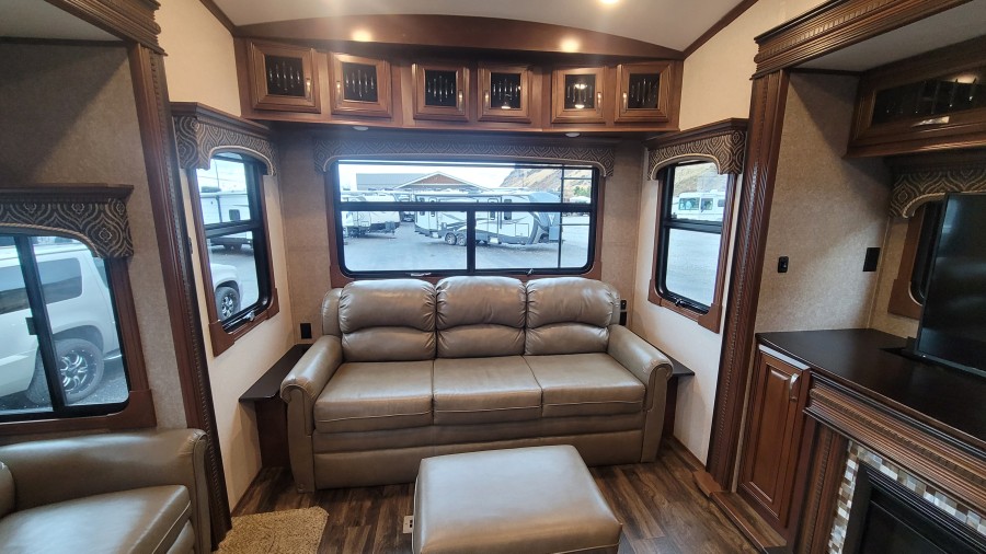 2018 Jayco Pinnacle 36FBTS 9