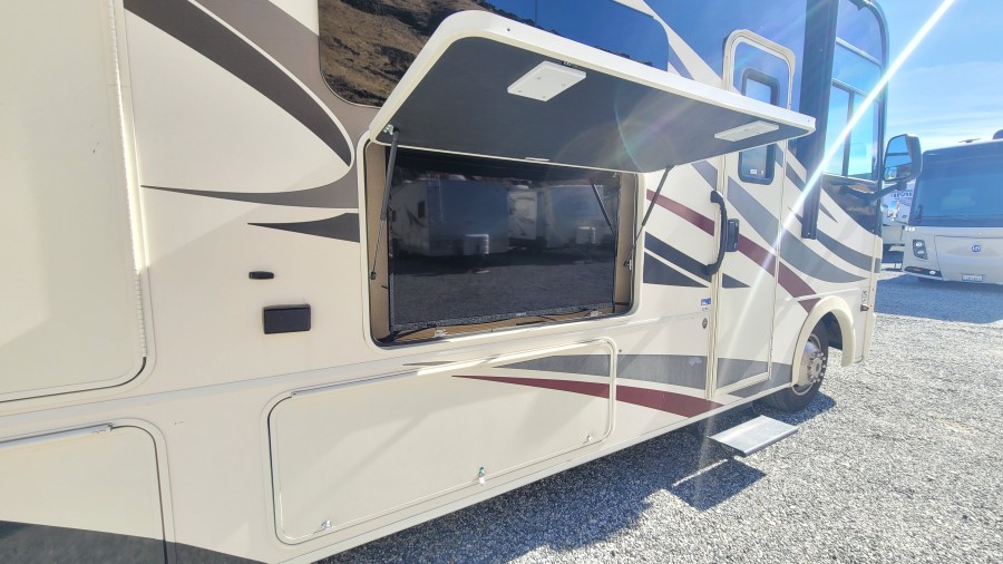 2018 Coachmen RV Pursuit 32WC 5