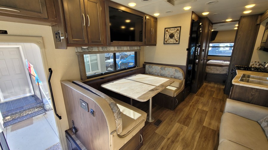 2018 Coachmen RV Pursuit 32WC 10