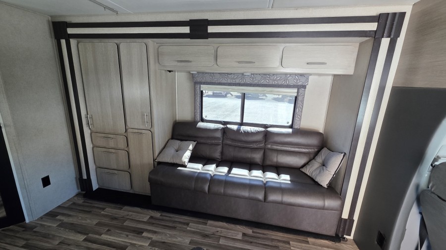 2015 Renegade Custom Coaches VILLAGIO 25RBS 5