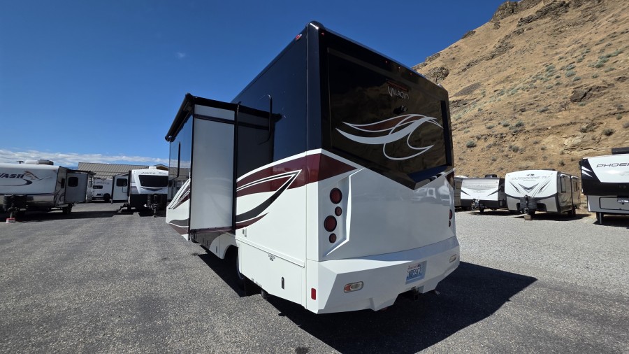 2015 Renegade Custom Coaches VILLAGIO 25RBS 2