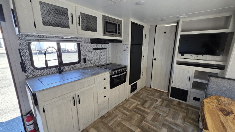 2022 Forest River RV Shasta 25RB 10