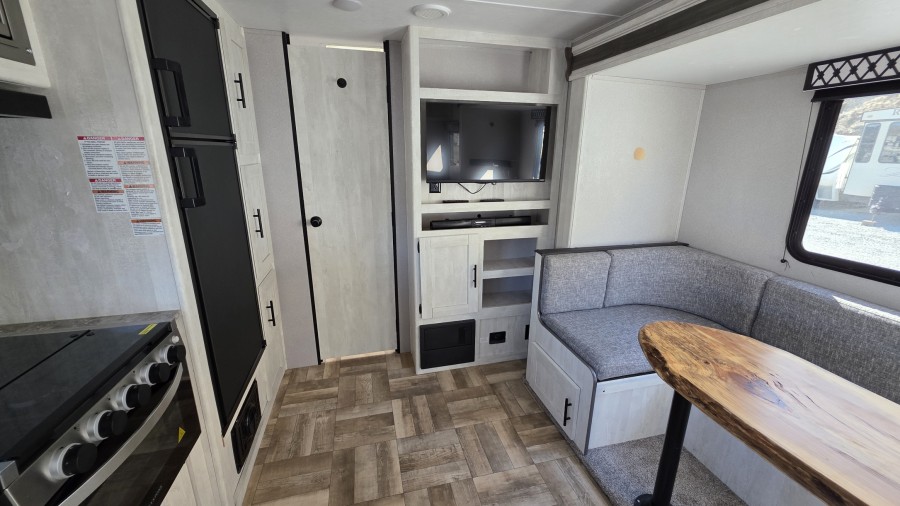 2022 Forest River RV Shasta 25RB 9