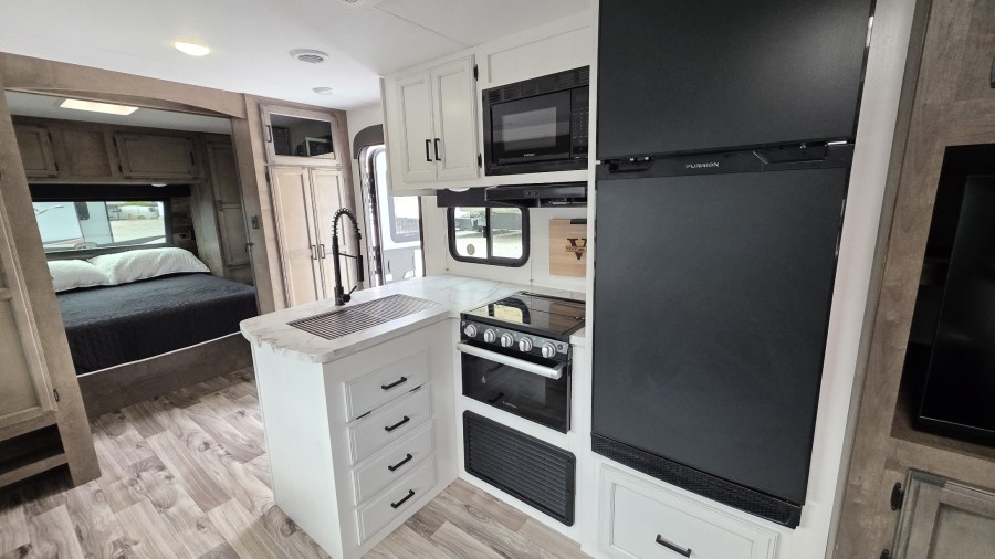 2023 Venture SportTrek 281VBH 8